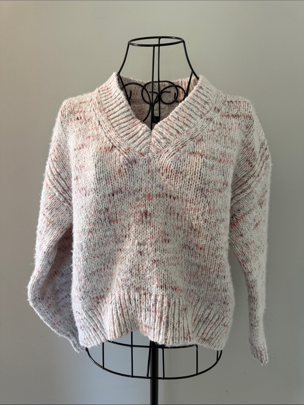 Universal Thread Cream V-Neck Sweater with Pink Speckles, XS